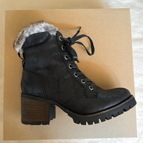 Steve Madden Booties - Picture 2 of 5